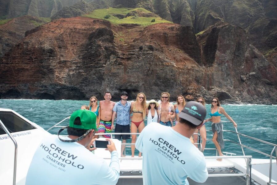 Kauai: Napali Sunset Dinner Cruise - Wildlife watching along Kauai’s coast