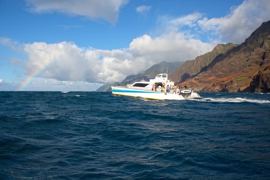 Kauai: Napali Sunset Dinner Cruise - Crew service and safety