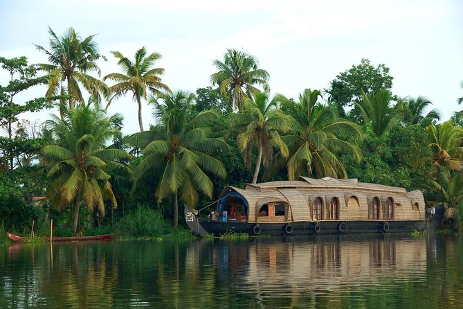 Kerala Honeymoon Special Package with Private Houseboat - Who should book this Kerala honeymoon