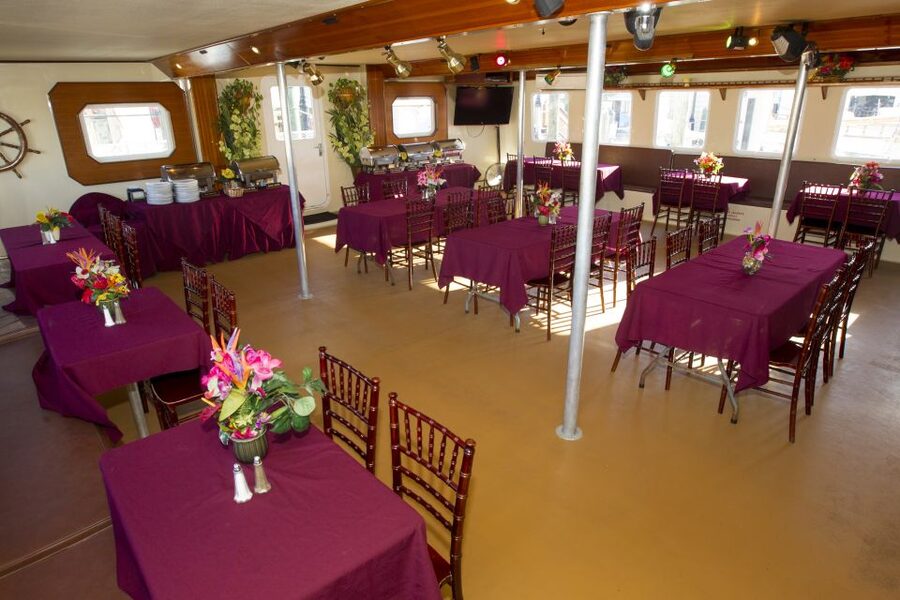 Key West: Sunset Dinner Cruise with Open Bar & Live Music - Live music, dancing, and the party atmosphere