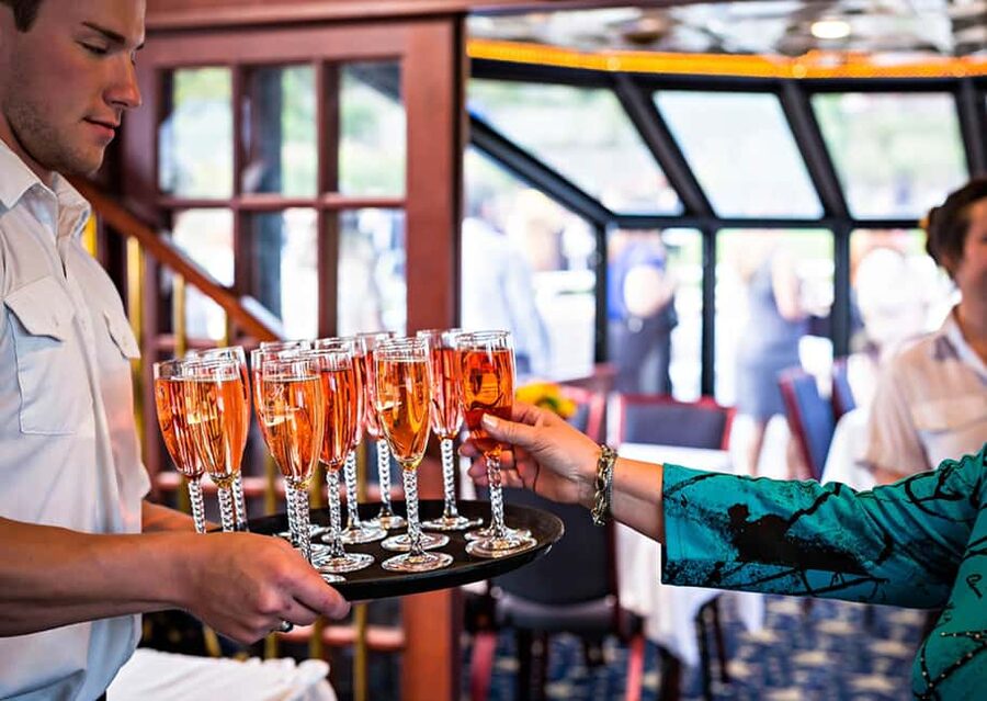 Knoxville: Sunset Dinner Cruise on Tennessee River - Key points to know