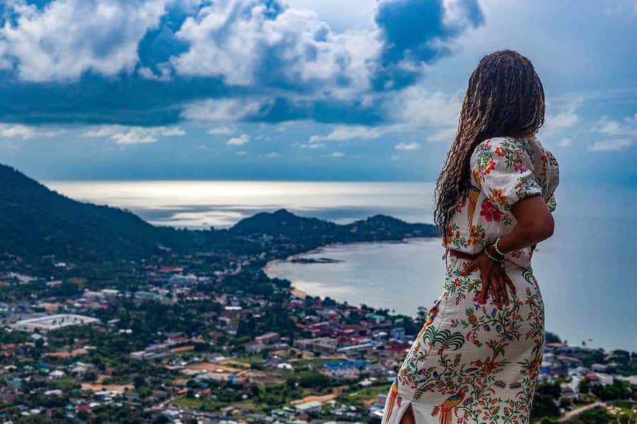 Koh Samui: Private Photoshoot for Couples & Families - Booking details that affect the value