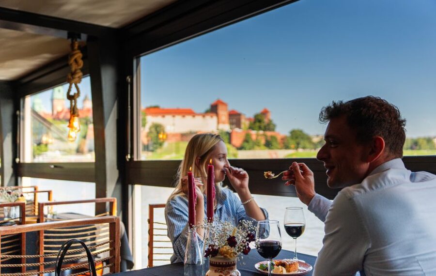 Krakow: Romantic Dinner with a Cruise on the Vistula River - The short Vistula cruise from Most Dębnicki