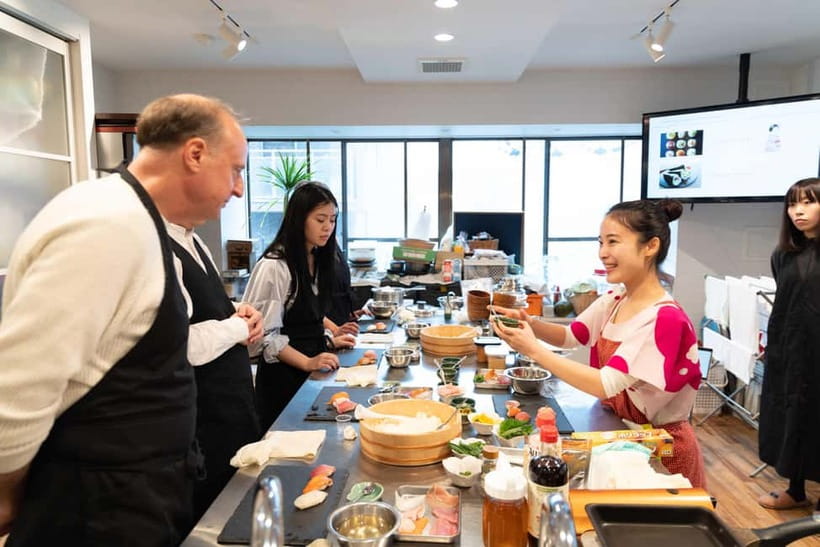 Kyoto: Enjoy Sushi & Market Tour! Best for Family & Couple! - Kyoto sightseeing advice from a local expert