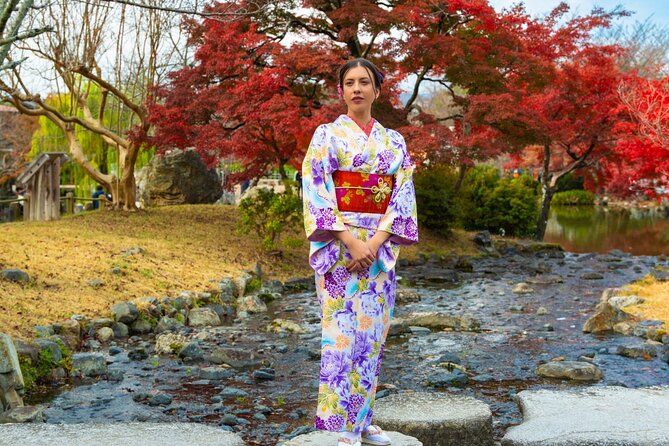 Kyoto Private Kimono Photoshoot for Couple and Solo - Yasaka Koshindo adds color and character