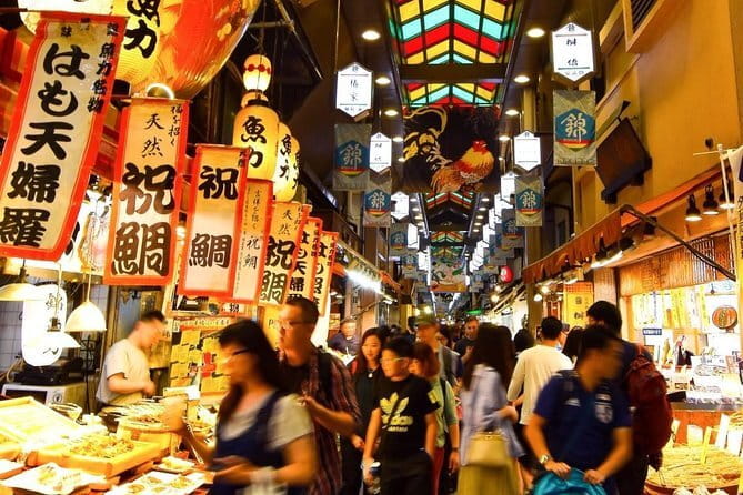 Kyoto Sagano Romantic Train in Arashiyama Bus Tour - The guide and the group experience