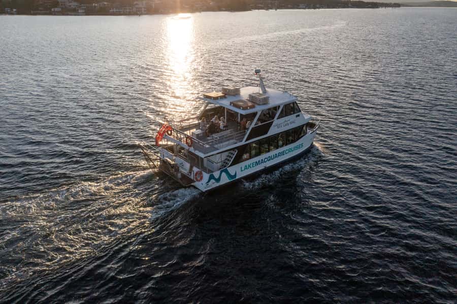 Lake Macquarie: Sunset Dinner Cruise with BBQ - What the three-hour cruise is really offering