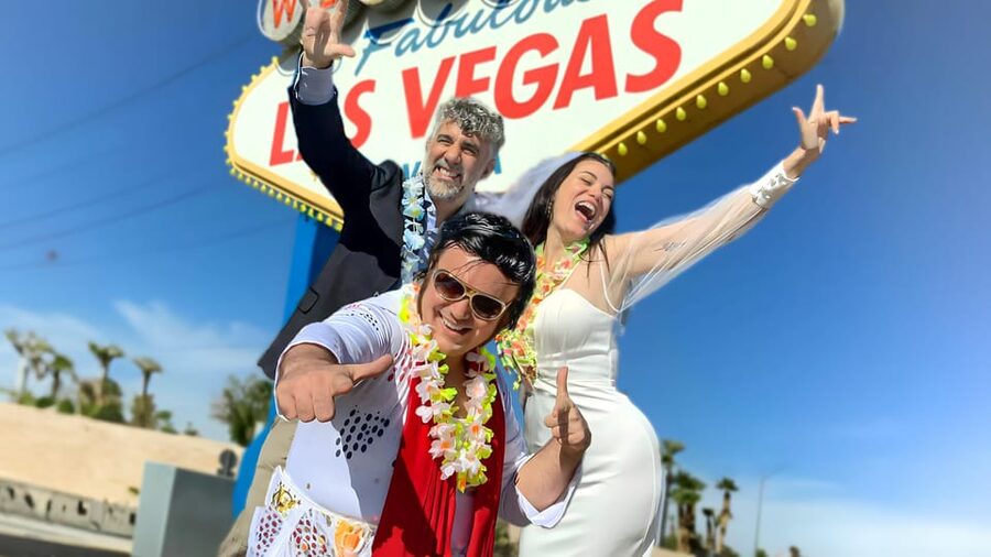Las Vegas: Elvis Wedding with Las Vegas Sign Photos Included - What happens during the one-hour appointment