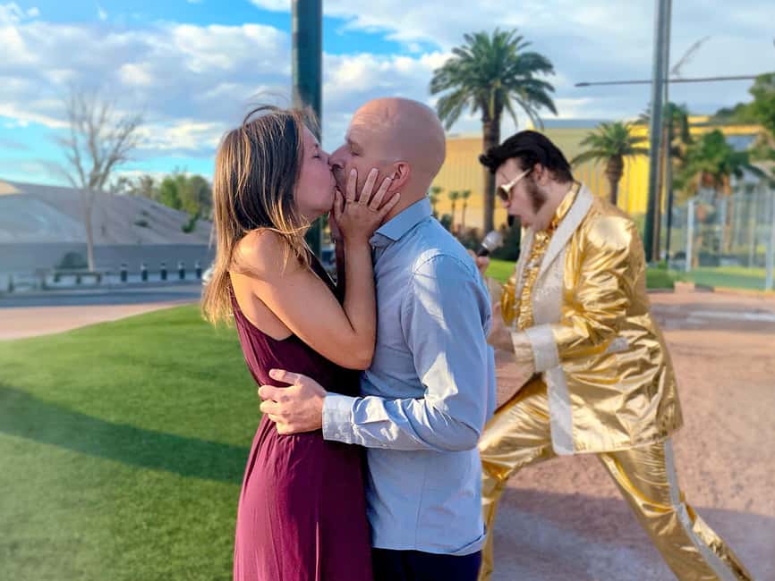 Las Vegas: Gold Elvis Vow Renewal or Wedding at Welcome Sign - Who will enjoy this most