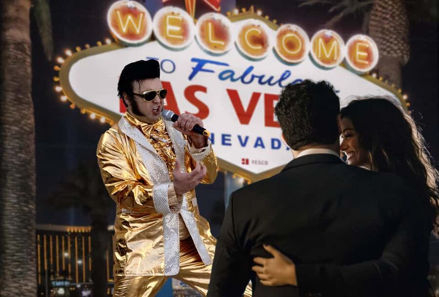 Las Vegas: Gold Elvis Vow Renewal or Wedding at Welcome Sign - The details that make the photos memorable