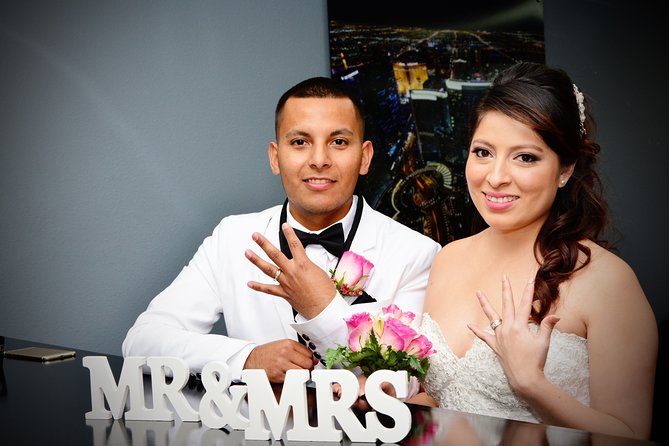 Las Vegas Night Flight Helicopter Wedding Ceremony - Timing, weather, and practical comfort