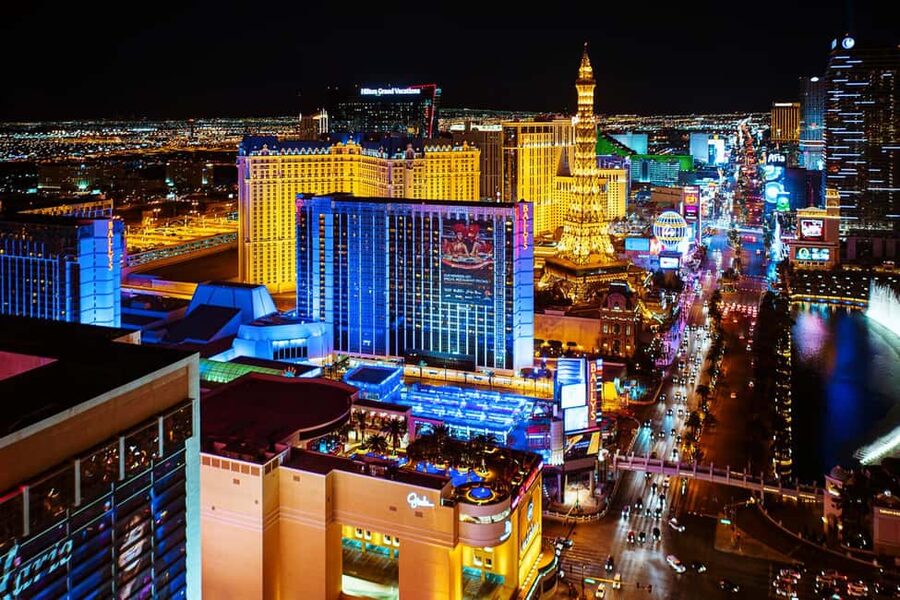 Las Vegas Night Strip Helicopter Wedding Ceremony Package - From your hotel to the VIP heliport