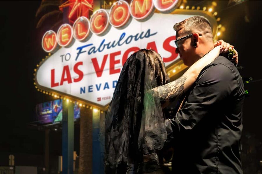 Las Vegas: Traditional or Theme Vegas Sign Wedding/Renewal - Saying I do beneath the Las Vegas sign