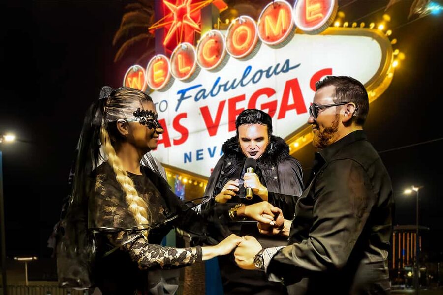 Las Vegas: Traditional or Theme Vegas Sign Wedding/Renewal - What happens during the 45-minute ceremony