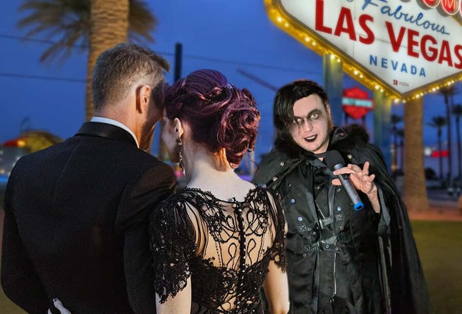 Las Vegas: Traditional or Theme Vegas Sign Wedding/Renewal - Is $144 per person a fair price?