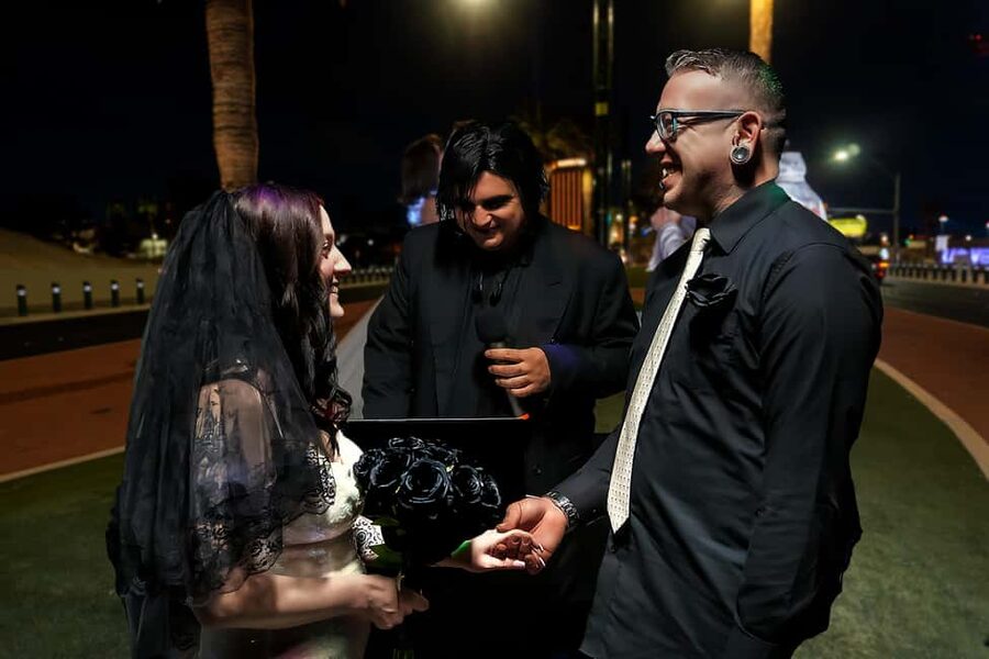 Las Vegas: Traditional or Theme Vegas Sign Wedding/Renewal - Booking and cancellation details worth knowing