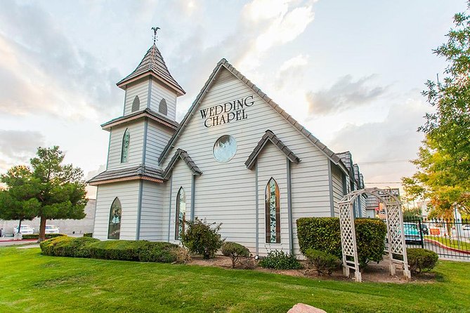 Las Vegas Wedding at A Special Memory Wedding Chapel - A quick Vegas wedding with very little planning