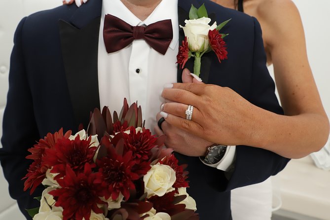 Las Vegas Wedding at Paradise Wedding Chapel - Value for couples, families, and vow renewals