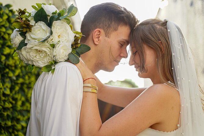 Las Vegas Wedding at The Little Vegas Chapel - Getting legally married in Nevada