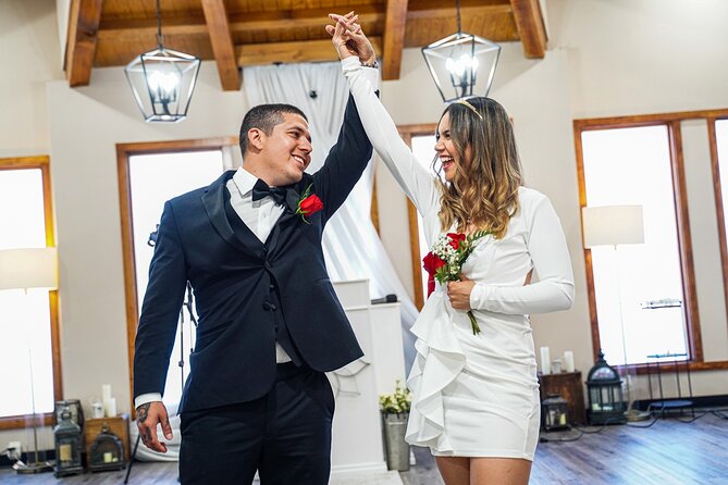 Las Vegas Wedding at The Little Vegas Chapel - Choosing a legal wedding, vow renewal, or commitment ceremony