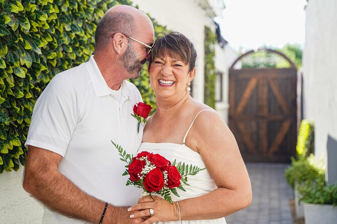 Las Vegas Wedding at The Little Vegas Chapel including Limousine Transportation - The limousine pickup sets the tone