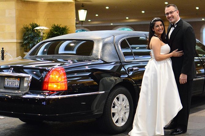 Las Vegas Wedding at The Little Vegas Chapel including Limousine Transportation - Getting legally married in Nevada