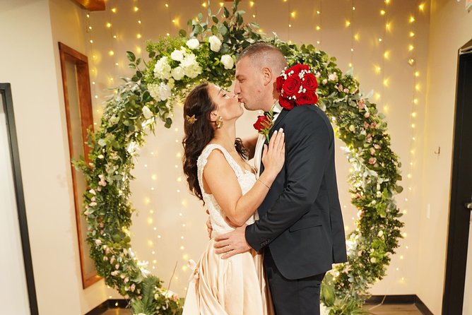 Las Vegas Wedding at The Little Vegas Chapel including Limousine Transportation - Vow renewals and commitment ceremonies