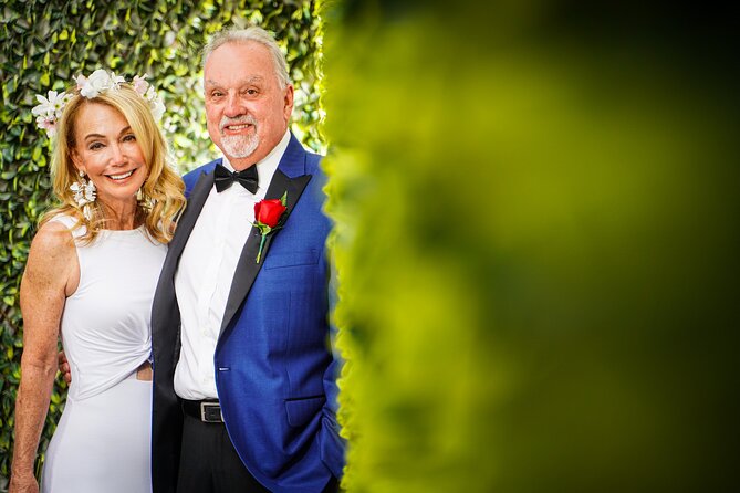 Las Vegas Wedding at The Little Vegas Chapel including Limousine Transportation - How the price compares with arranging everything yourself