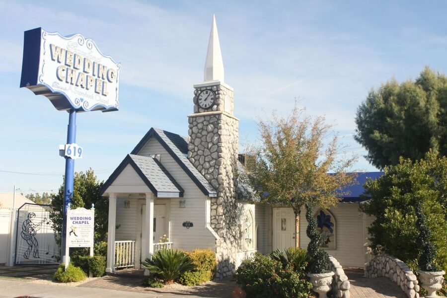 Las Vegas: Wedding or Vow Renewal at Graceland Chapel - Walking Down the Aisle With Roses and Music