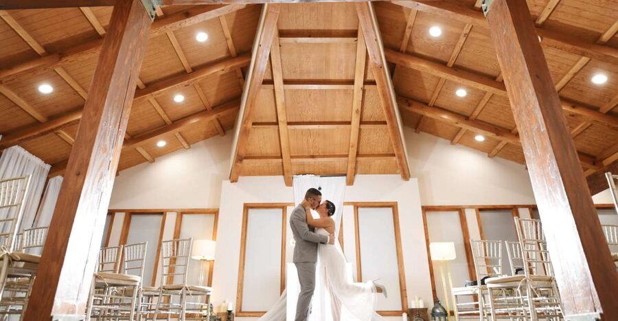 Las Vegas Wedding with Limousine Transportation - A white limousine start in Las Vegas
