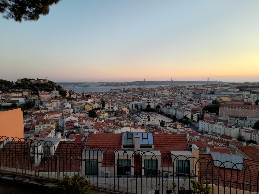 Lisbon: 2 hours Private City Highlights Tuk-Tuk Tour for two - Lisbon Cathedral and the first climb into Alfama