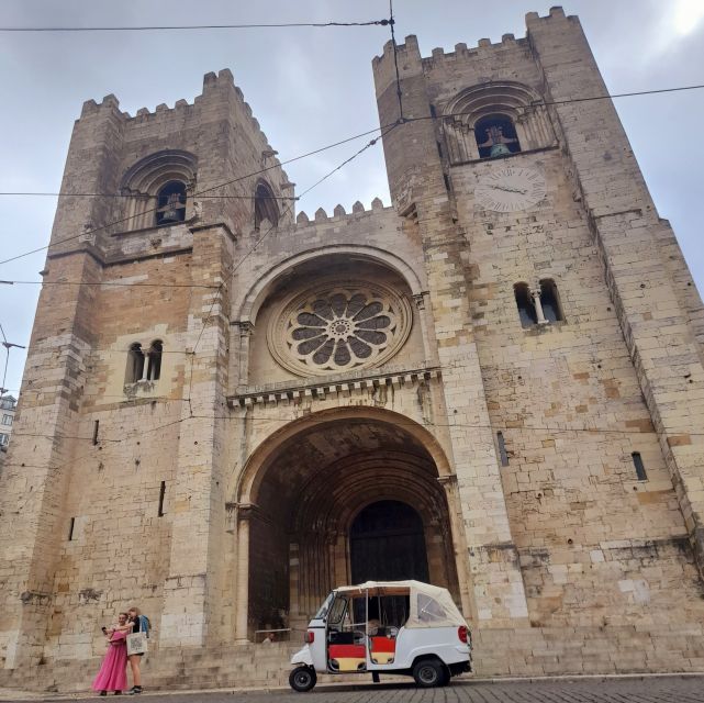Lisbon: 2 hours Private City Highlights Tuk-Tuk Tour for two - Senhora do Monte, Lisbon’s highest hill