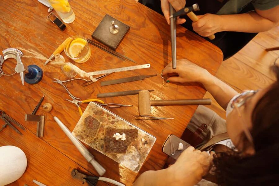 Lisbon: Couples’ Silver Jewelry Workshop with Local Artisans - What happens during the 3.5-hour session