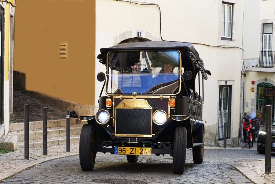 Lisbon: Vintage vehicle replica Romantic Private Tour - Visiting Estrela Basilica and its Baroque design