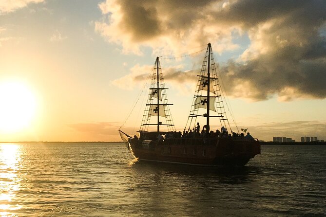 Live a Romantic Night Cruise Dinner at COLUMBUS (open bar included) - What the open bar adds to the $95 price