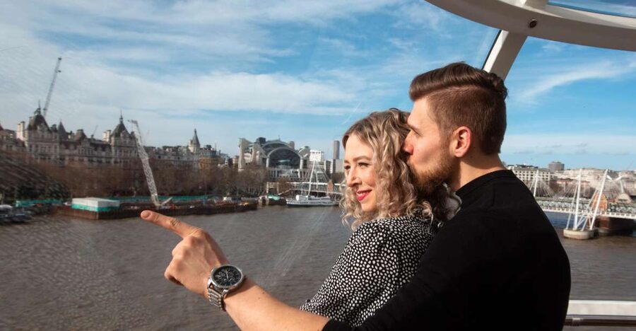 London Eye Private Capsule Experience for Couples or Groups - A private London Eye ride above the Thames