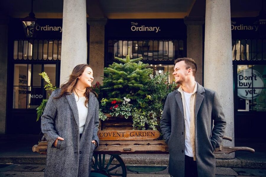 London: Private Couples Photography Session with Landmarks - Who will enjoy this most?