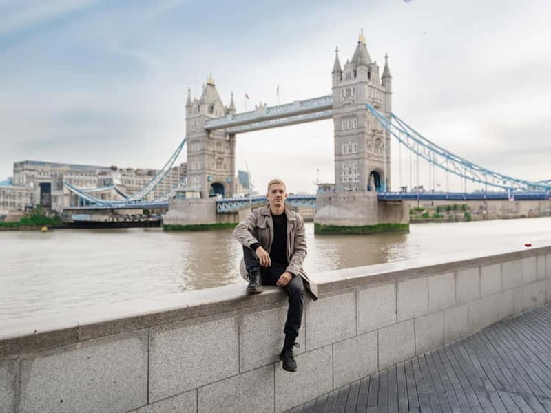 London: Private travel vacation photoshoot -Romantic Special - Local angles beyond the obvious landmarks