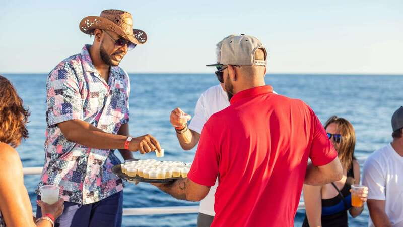 Los Cabos: Sunset Dinner Cruise with Transportation - Transport from San José del Cabo