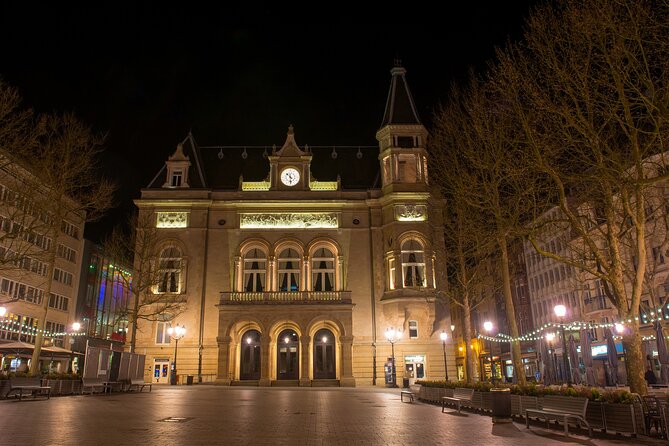 Luxembourg City Romantic Game: Walking Tour & Scavenger Hunt - Place Guillaume II and the Grand Ducal Palace