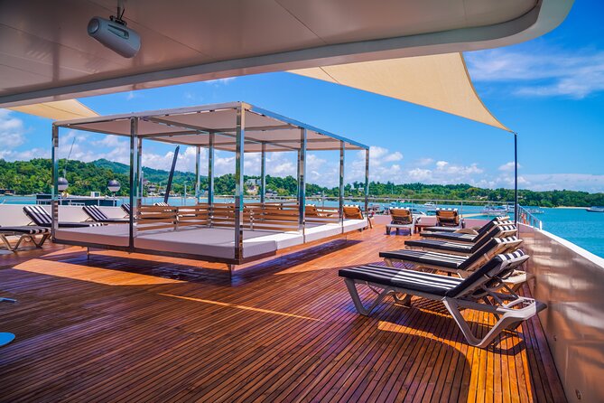 Luxury Boat to James Bond Islands with Lunch and Sunset Dinner - James Bond Island and Phing Kan Island