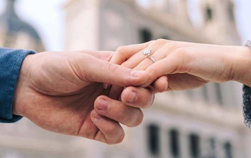 Madrid: Photoshoot for couples - Forty edited photos and quick delivery