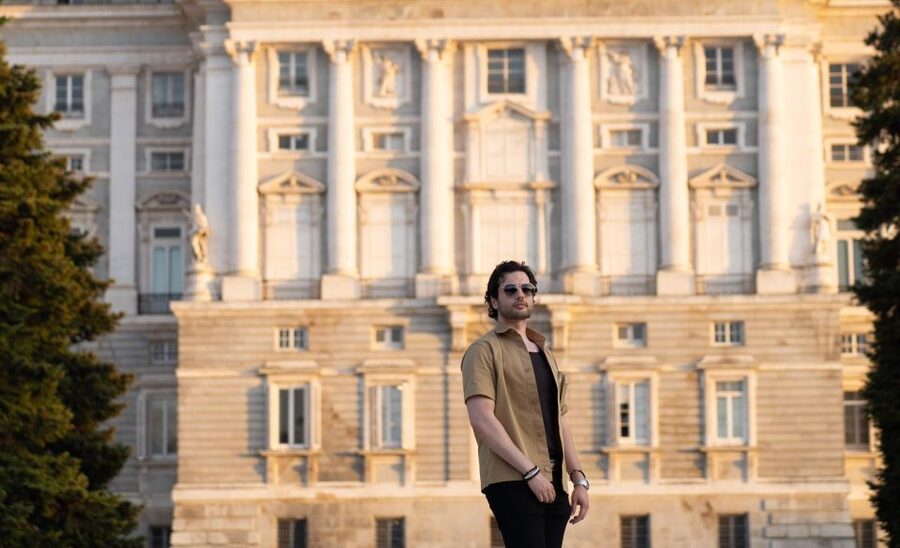 Madrid: Photoshoot for couples - Is $106 per person fair?