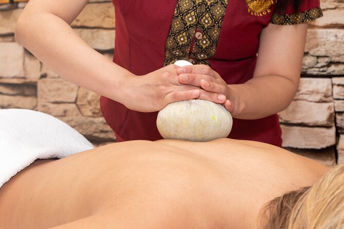 Massage of your choice for a couple of 60 min in the same room at THAI SPA MASSAGE - What Happens at Pg. de Gràcia 100