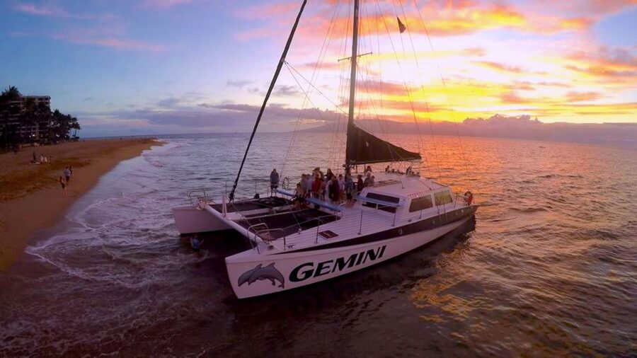 Maui: 2 Hour Sunset Dinner Sail with Open Bar and Appetizers - Key points at a glance