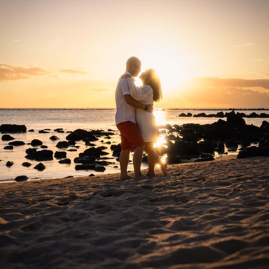 Mauritius: Sunset photoshoot (Honeymoon/family shoots) - Why a Mauritius sunset session can be worth the splurge