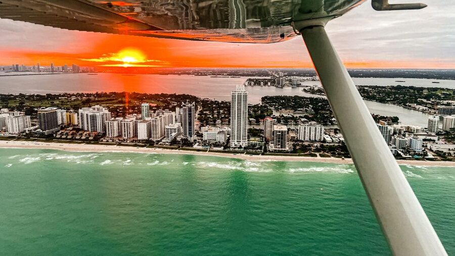 Miami Beach: Romantic Sunset Flight with Champagne - Key points before you book