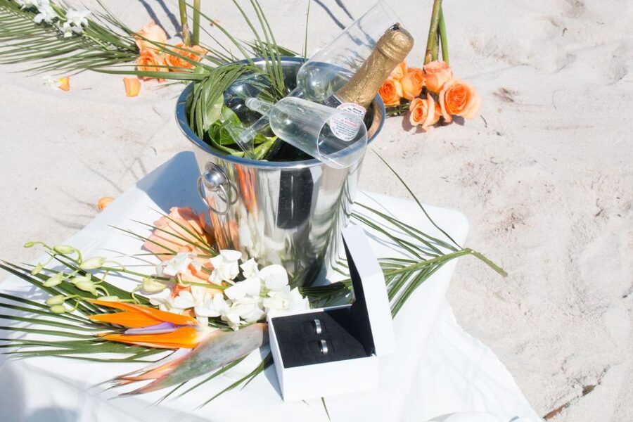 Miami: Beach Wedding or Renewal of Vows - Choosing between marriage and vow renewal