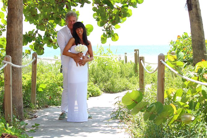 MIAMI Beach Wedding or Vow Renewal Ceremony - What the $499 group price really covers