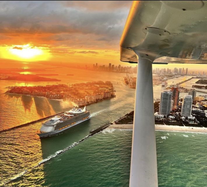 Miami: Romantic 1-Hour Private Flight Tour with Champagne - Key Biscayne, Star Island, And Palm Islands